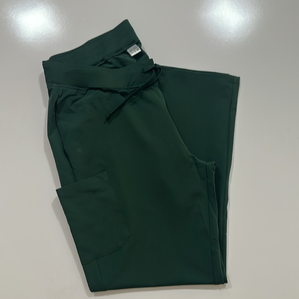 Mandala Midnight Green Women's XL Scrub Set - Picture 3 of 3
